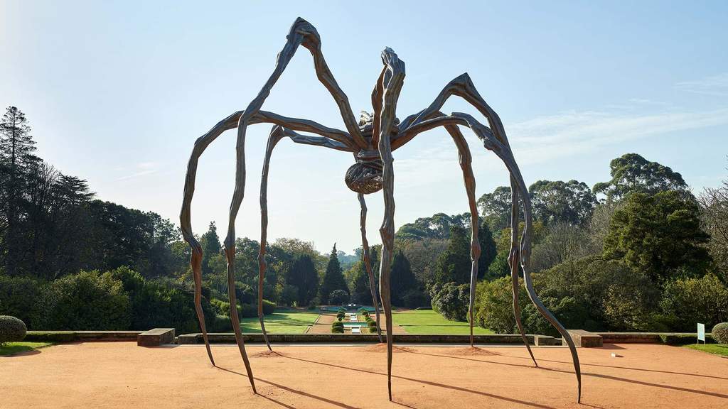 louise-bourgeois-world-famous-spider-sculpture-maman-is-coming-to