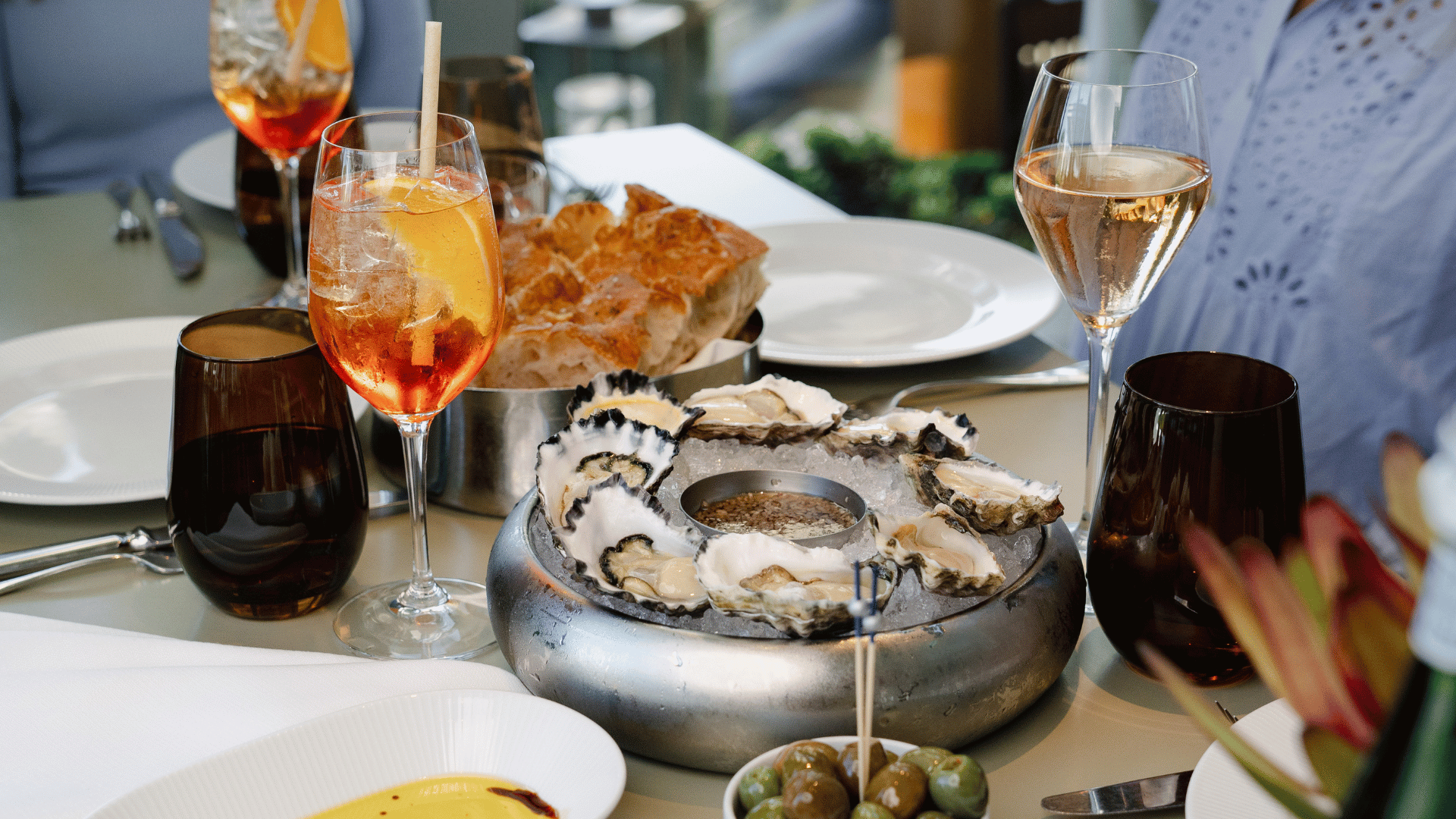 Oysters, focaccia and drinks at a'Mare Cucinetta.