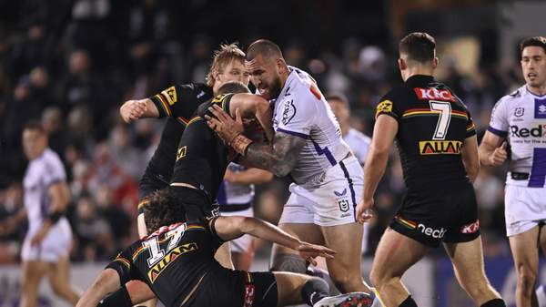 Photo of an NRL game in action.