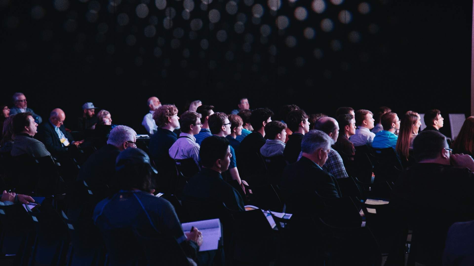 Photo of a crowd at a conference.