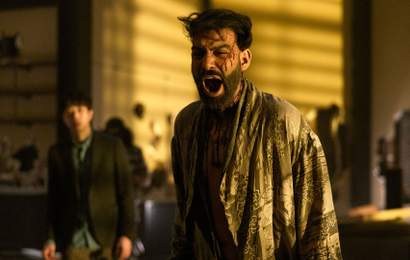 Background image for 'The Fall of the House of Usher' Is a Gloriously Creepy Gothic Horror-Meets-'Succession' Delight