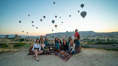 Experiences Best Shared: How to Make Friends for Life on an Adventure of a Lifetime