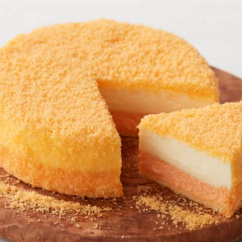 LeTAO's seasonal exclusive 'melon double' cheesecake.