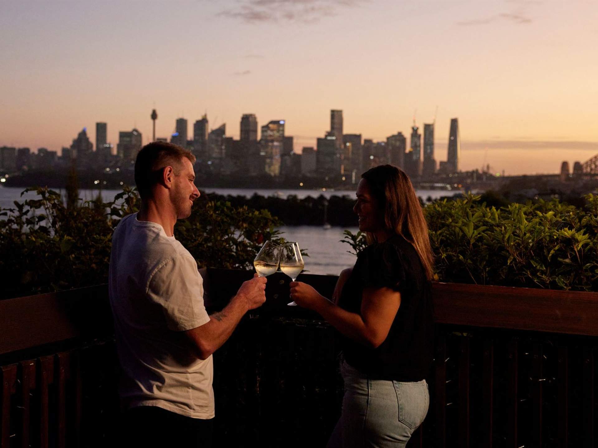 Safari,　and　Adults-Only　Wine　Sydney　Roar　Snore: