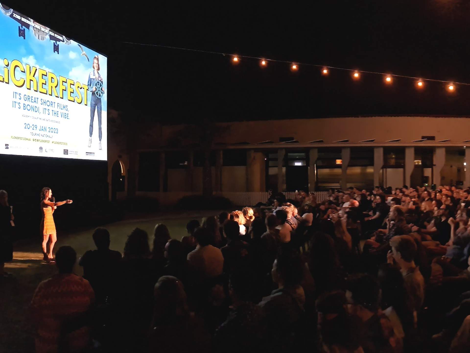 https://cdn.concreteplayground.com/content/uploads/2023/12/Flickerfest-2023-outdoor-cinema_side-1920x1440.jpg