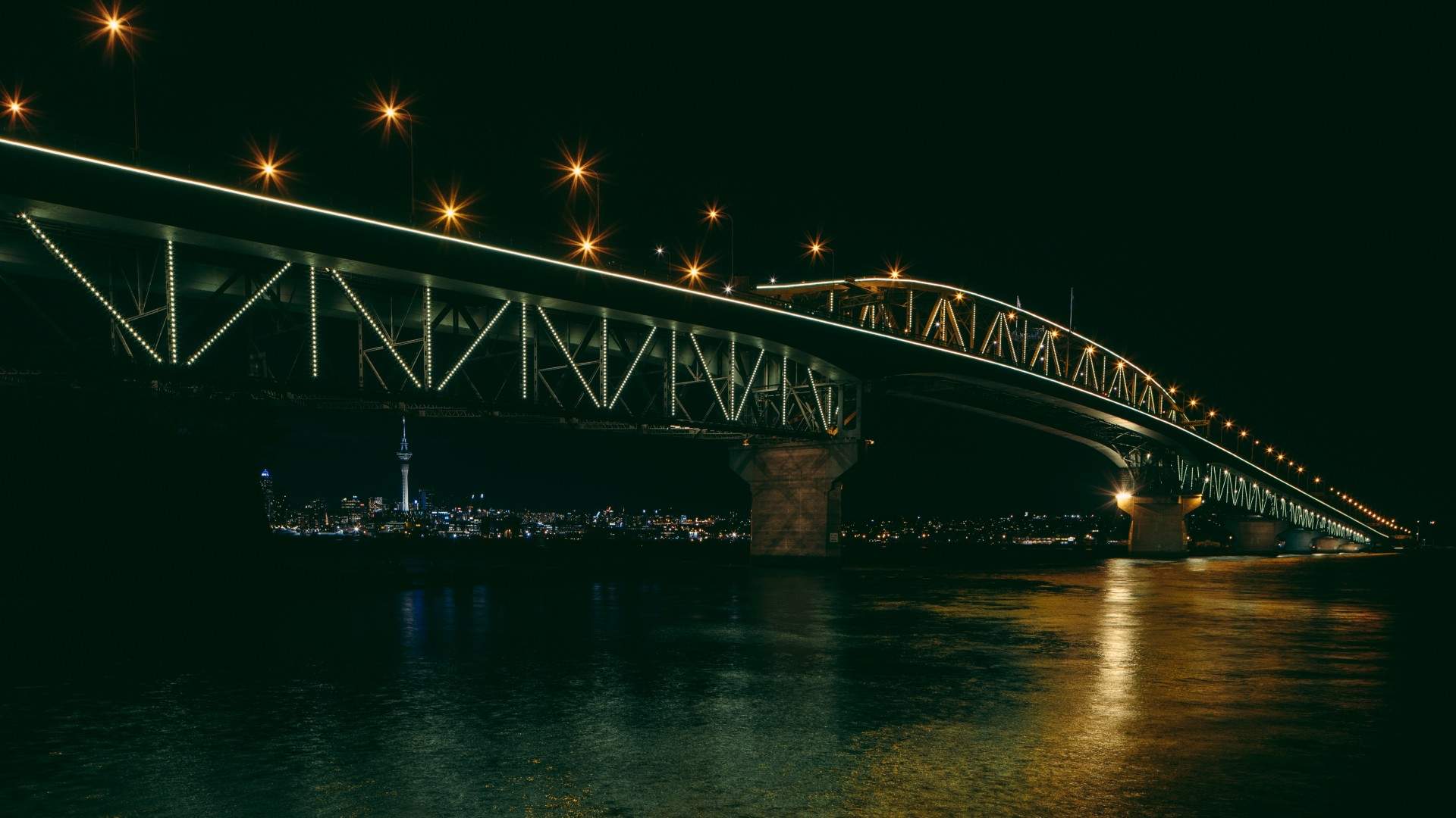 Auckland Harbour Bridge Waitangi Day Light Show