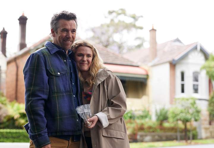 Background image for Same Delightful Dog-Adoring Rom-Com Sitcom, But with a Few New Tricks: That's 'Colin From Accounts' Season Two