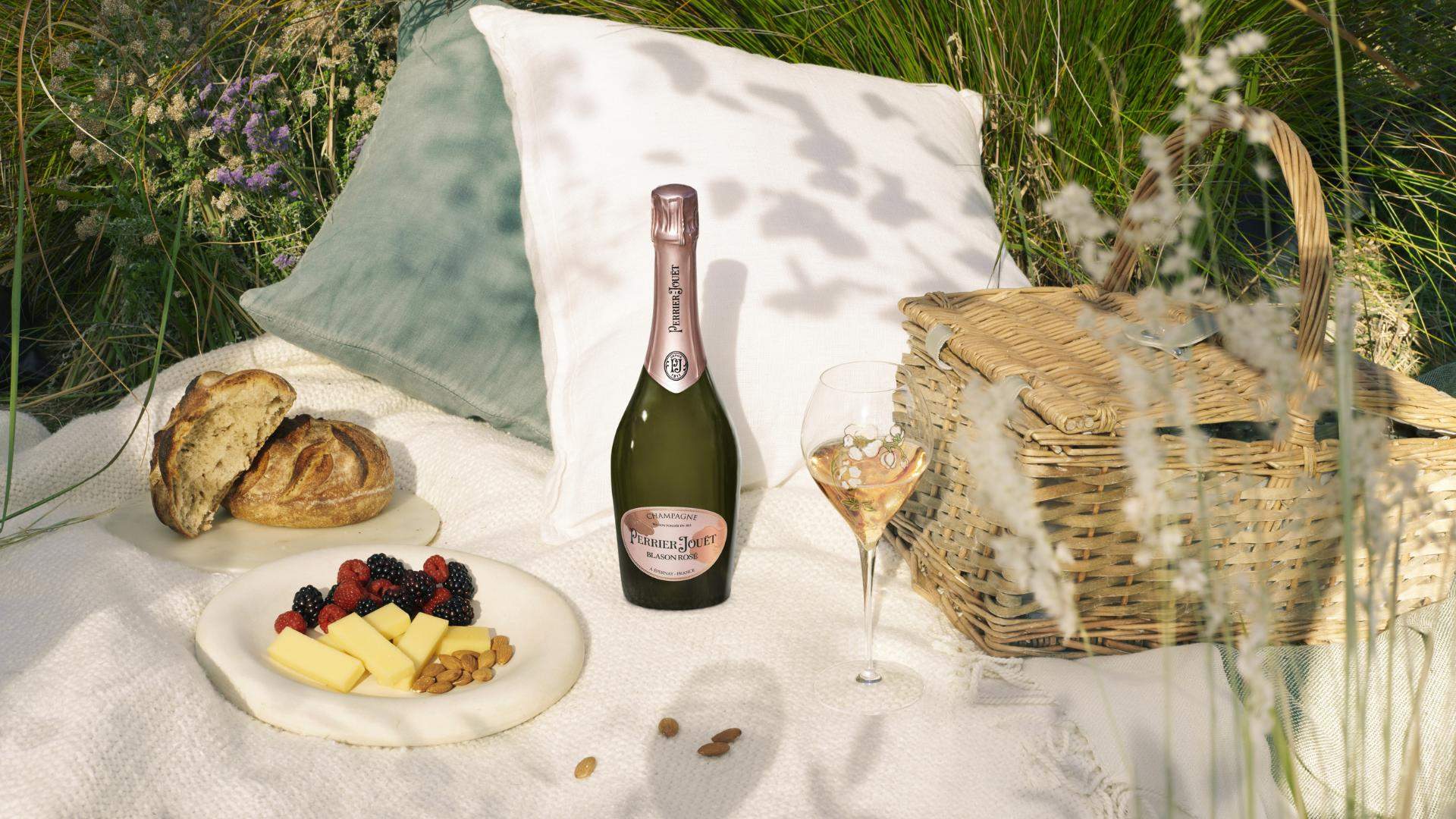 Raise a Glass to Mum: Champagne-Fuelled Experiences to Spoil your Mum this Mother's Day