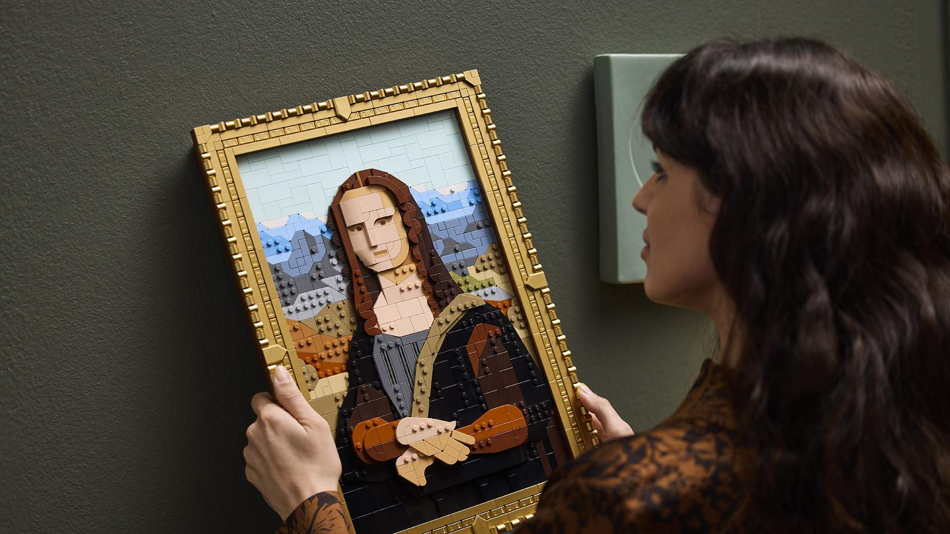 Lego's New 'Mona Lisa' Kit Will Let You Display Leonardo da Vinci's Masterpiece on Your Own Wall