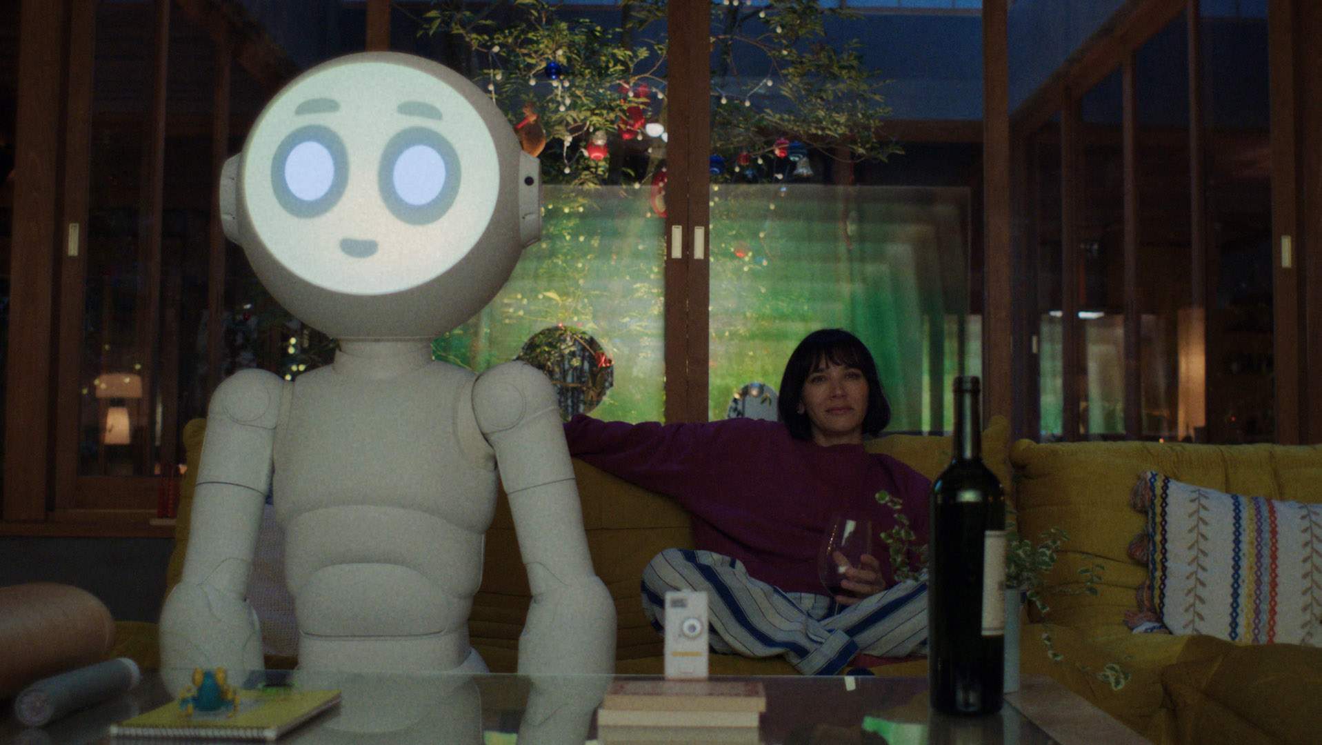 Rashida Jones and a Robot Make for Thrilling Company in Addictive 'Black Mirror'-Esque Mystery Series 'Sunny'