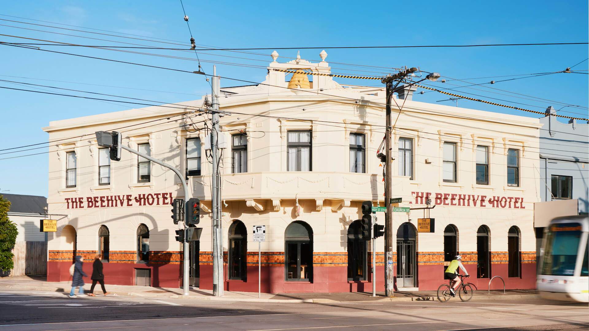 The Beehive Pub in Hawthorn