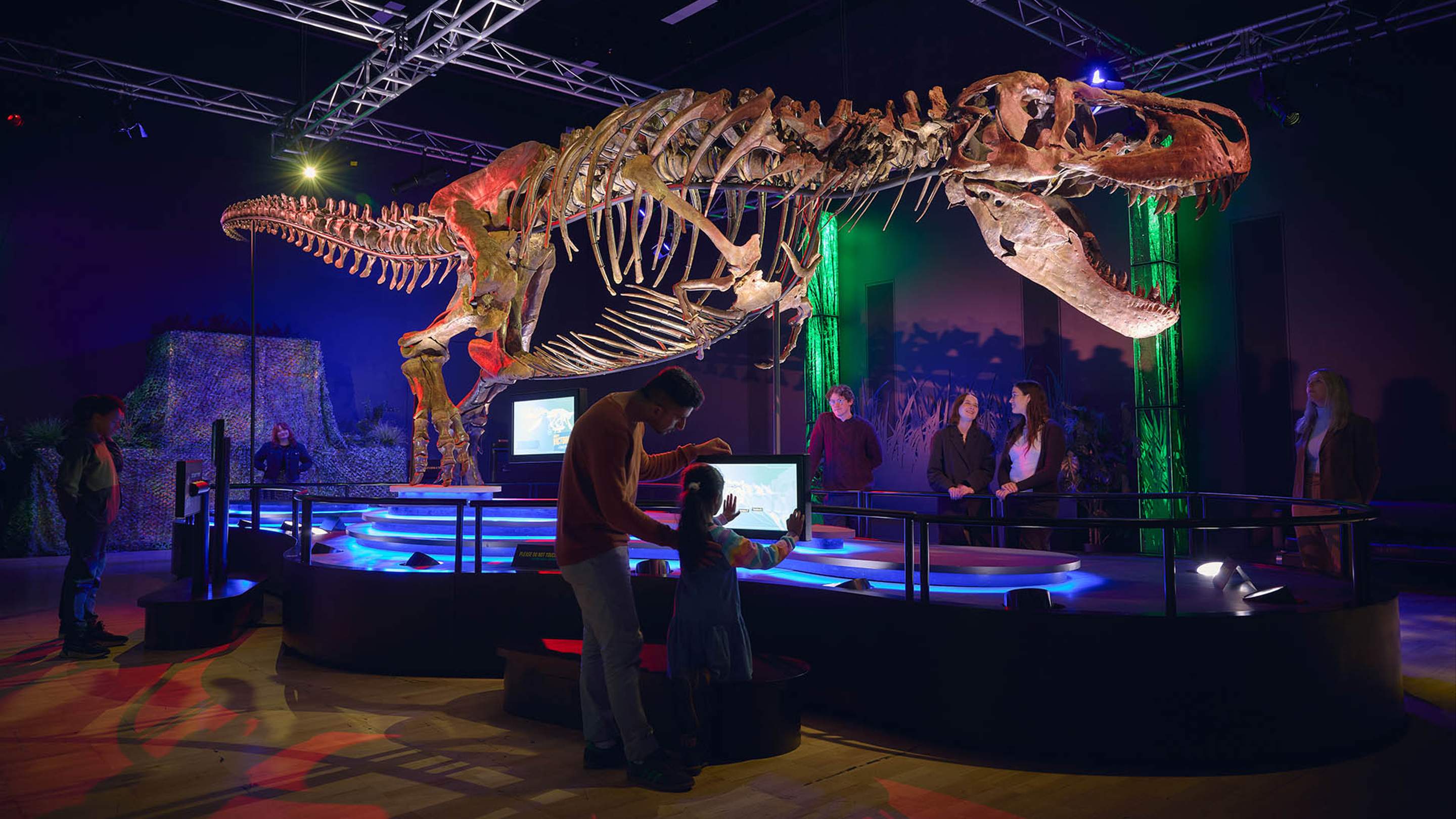 Now Open The Largest and Tyrannosaurus Rex Fossil Ever Seen in Australia Is on
