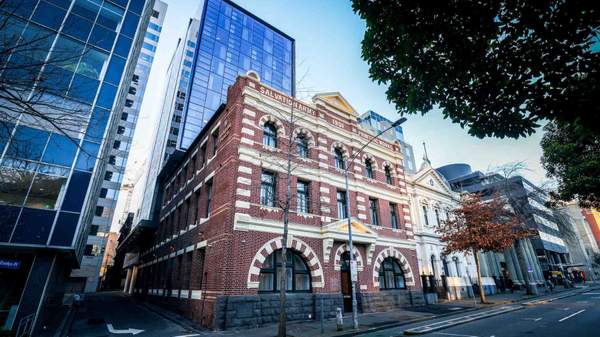 Lanson Place Parliament Gardens - luxury Melbourne hotel