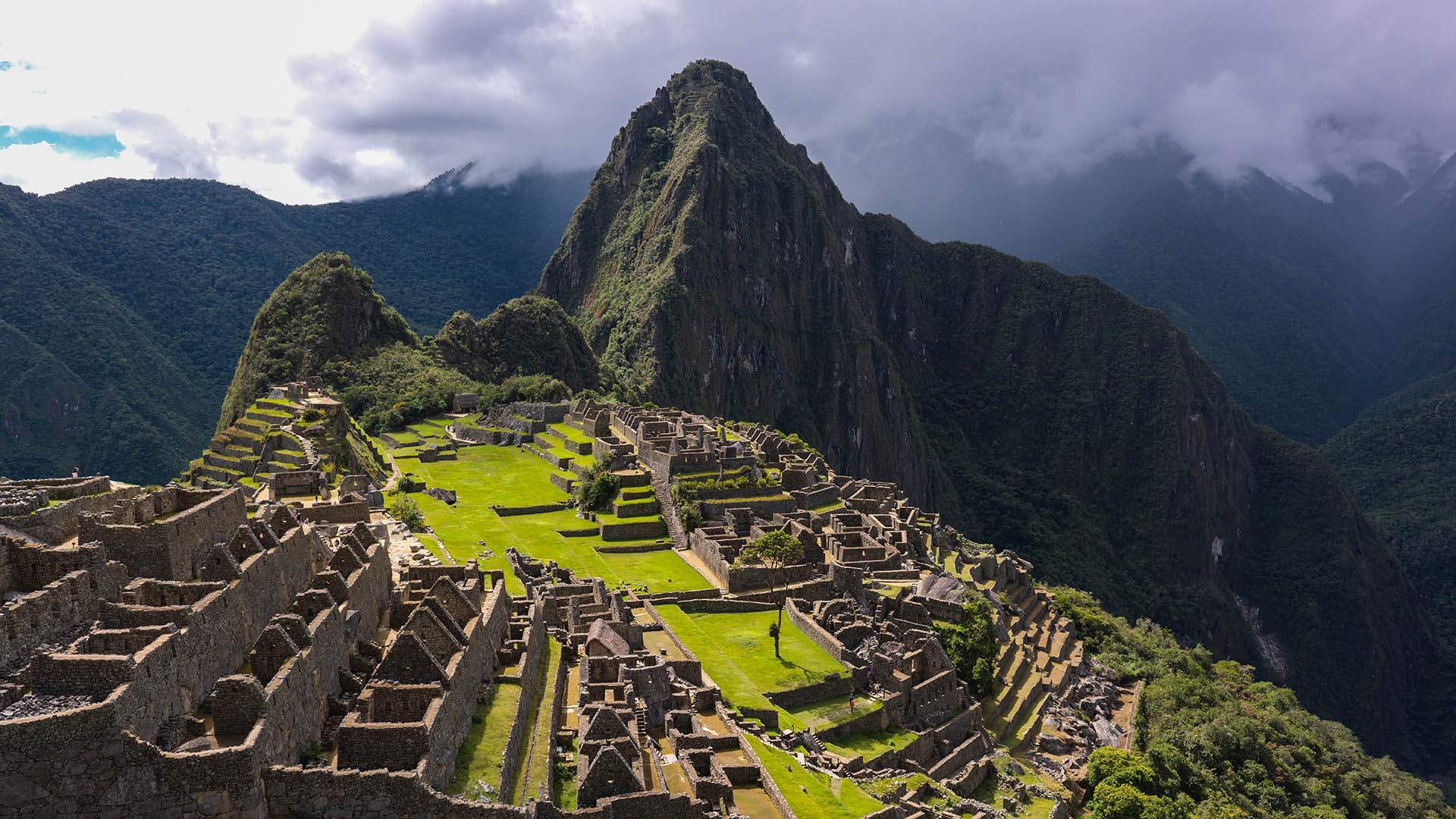 Must-See Exhibition 'Machu Picchu and the Golden Empires of Peru' Is ...