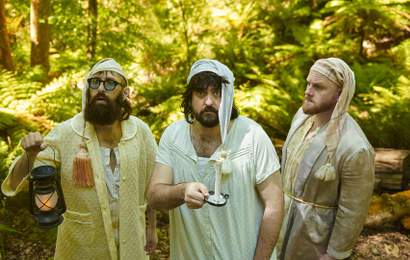 Background image for Aunty Donna Are Unleashing Their Brand-New Live Sketch Show 'Drem' on a Huge 2025 Global Tour