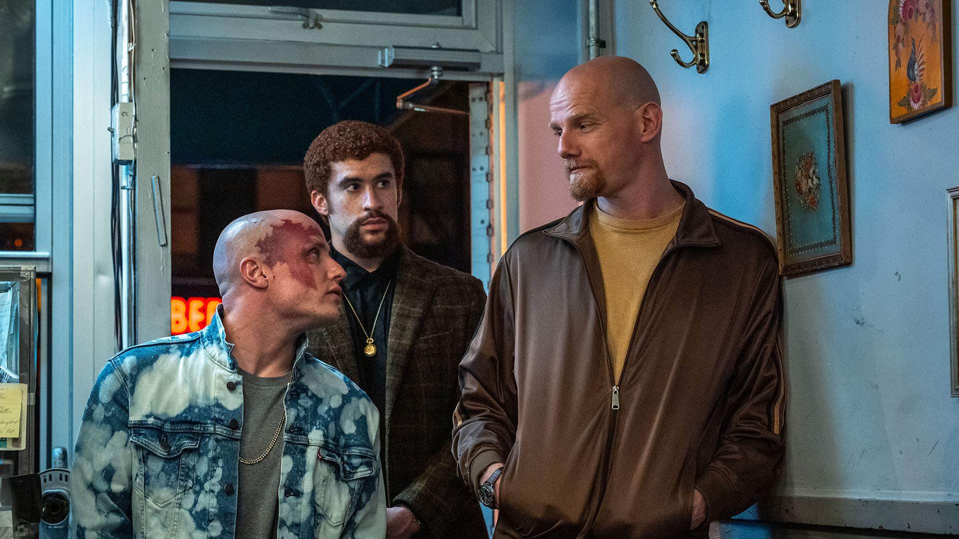 Cat-Sitting Leads to Chaos for Austin Butler in the Trailer for Darren Aronofsky's New Crime-Thriller 'Caught Stealing'