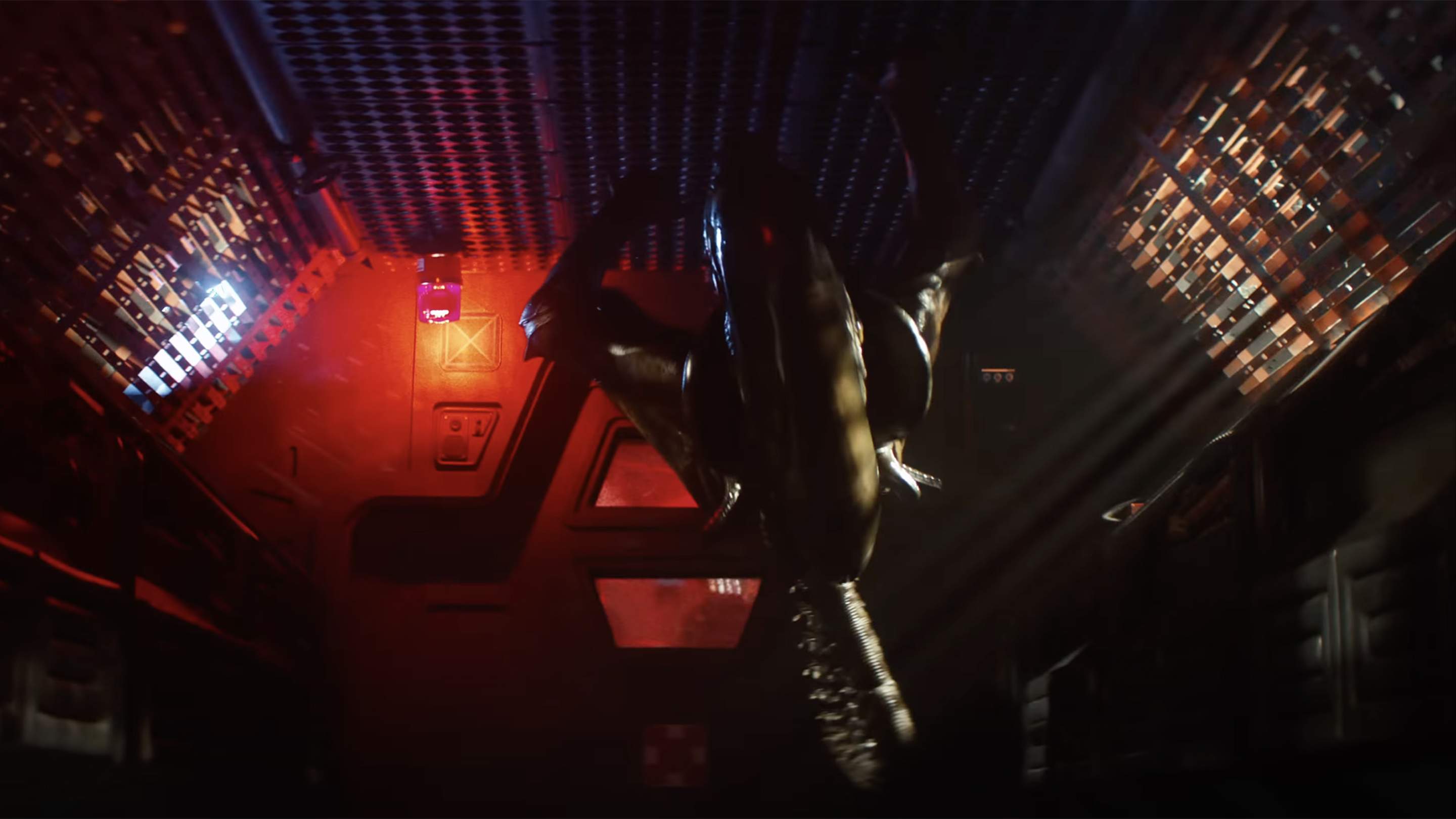 Xenomorphs Aren't the Only Terrifying Threat in the Full Trailer for ...