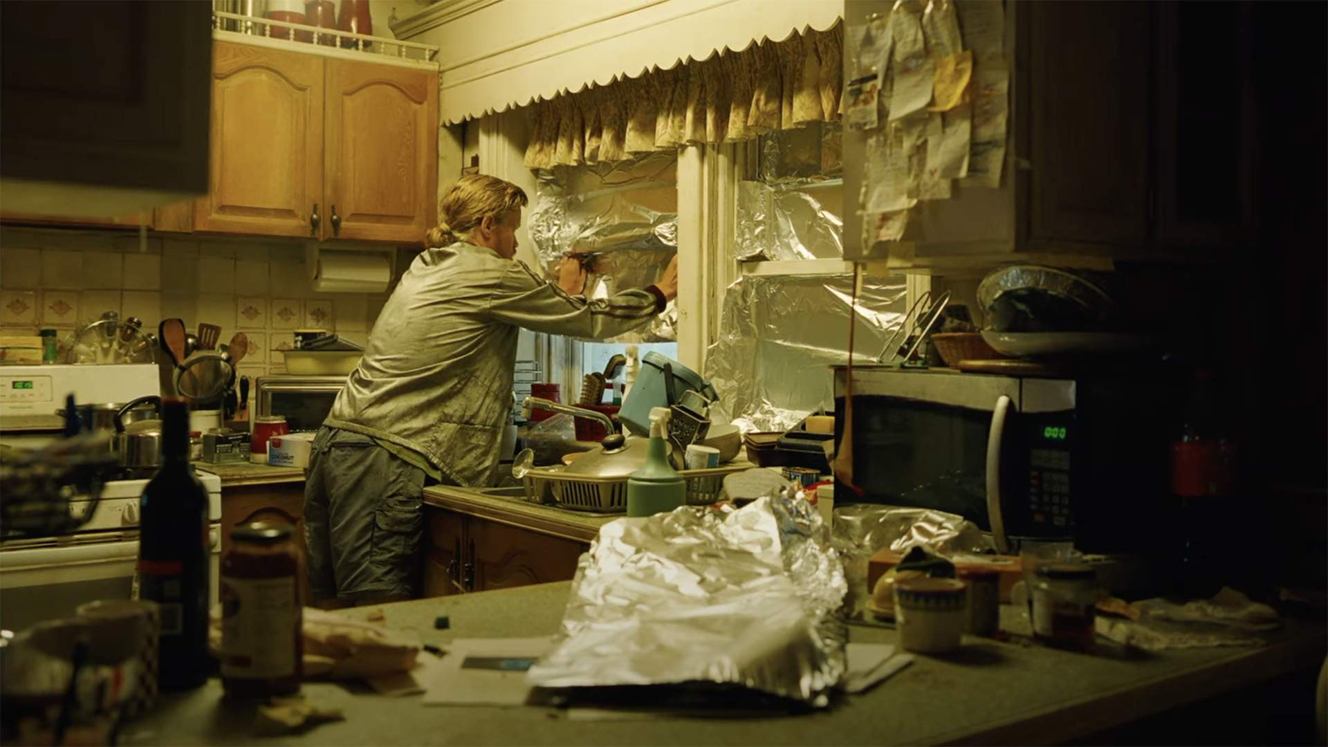 Jesse Plemons Is Convinced That Emma Stone Is an Alien in the First Teaser Trailer for Yorgos Lanthimos' 'Bugonia'