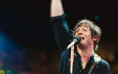 Background image for Yes Boss: Jeremy Allen White Transforms Into Bruce Springsteen in the First Trailer for 'Deliver Me From Nowhere'