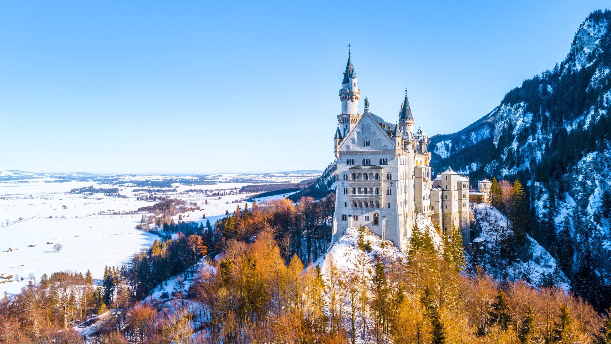 Day Trip to Neuschwanstein and Linderhof Palace, Germany