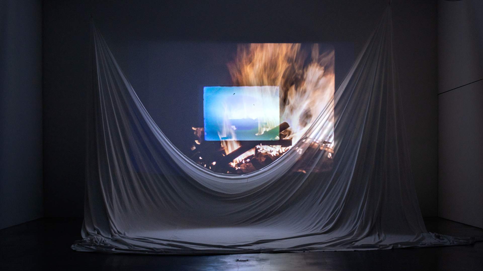 Lost in the Dreamscape: Exploring Apichatpong Weerasethakul's 'A Conversation with the Sun' (Afterimage)