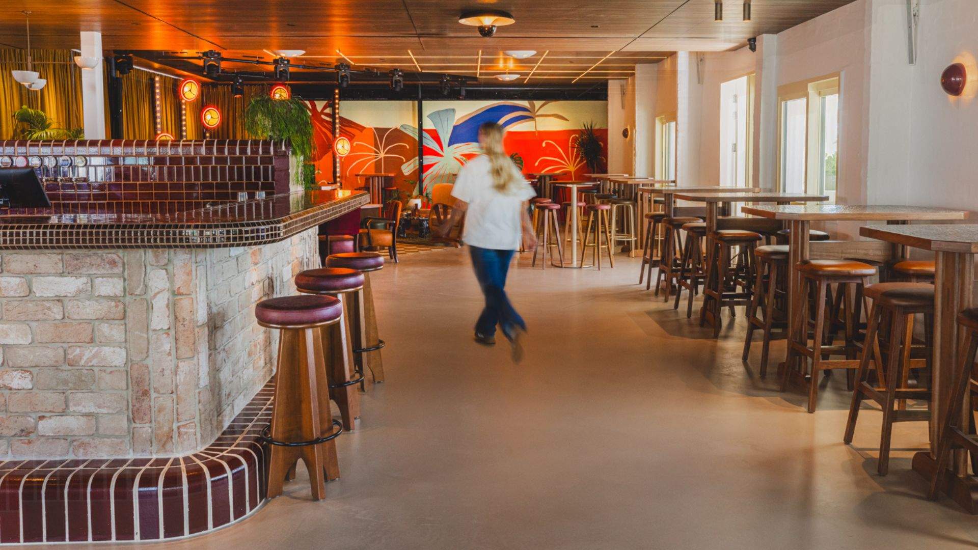 Bombie's 'Nothing Set' Dinner Club