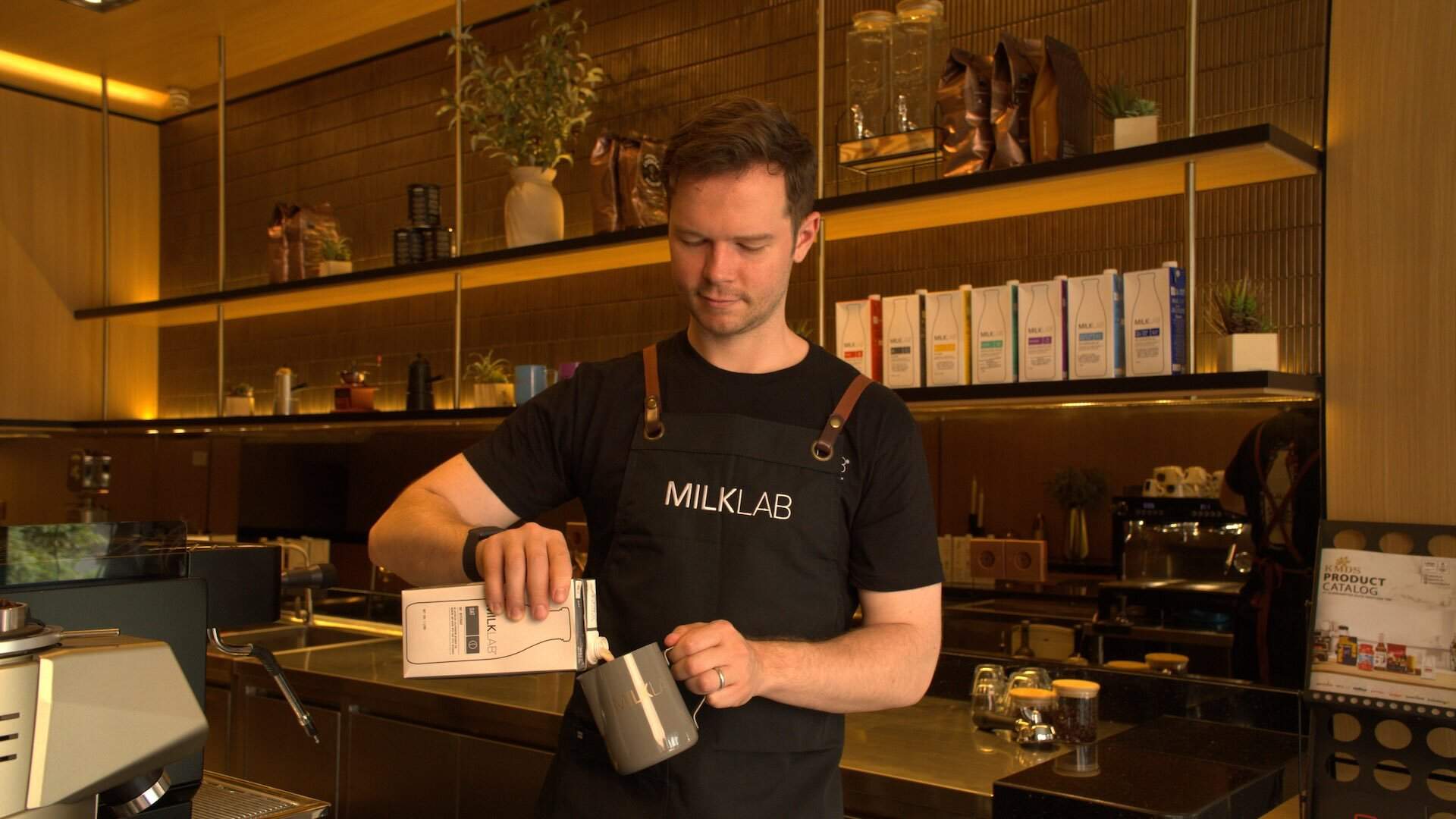Steam Secrets: We Asked a Barista How to Make the Most of Plant-Based Milk