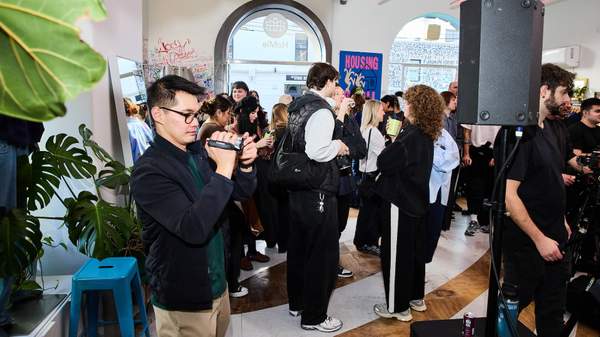 Store sessions crowd