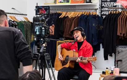 Background image for Tash Sultana Is the Debut Artist of HoMie 'Store Sessions', Fighting Youth Homelessness in Melbourne