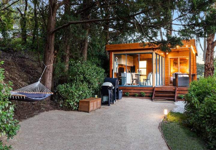 Background image for This Just In: Airbnb Is Banning Hosts From Making Guests Wash the Dishes and Take Out the Bins