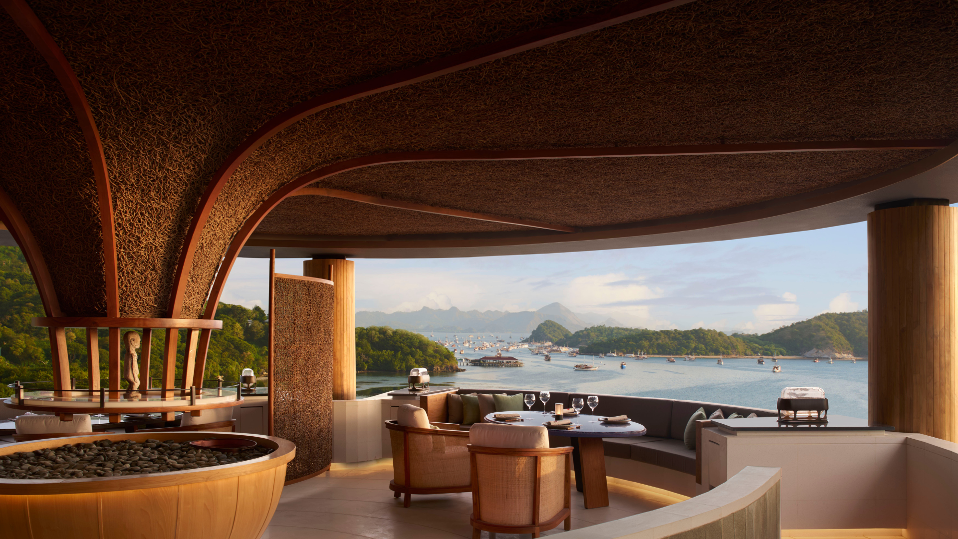 The Bar at TA'AKTANA, a Luxury Collection Resort & Spa over looking the sea