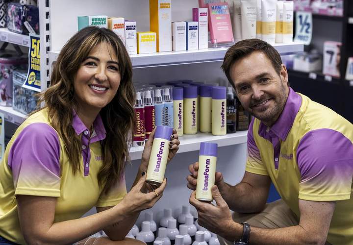 Background image for Stan's New Dark Comedy 'Sunny Nights' Is The Boxing Day Binge You're Looking For