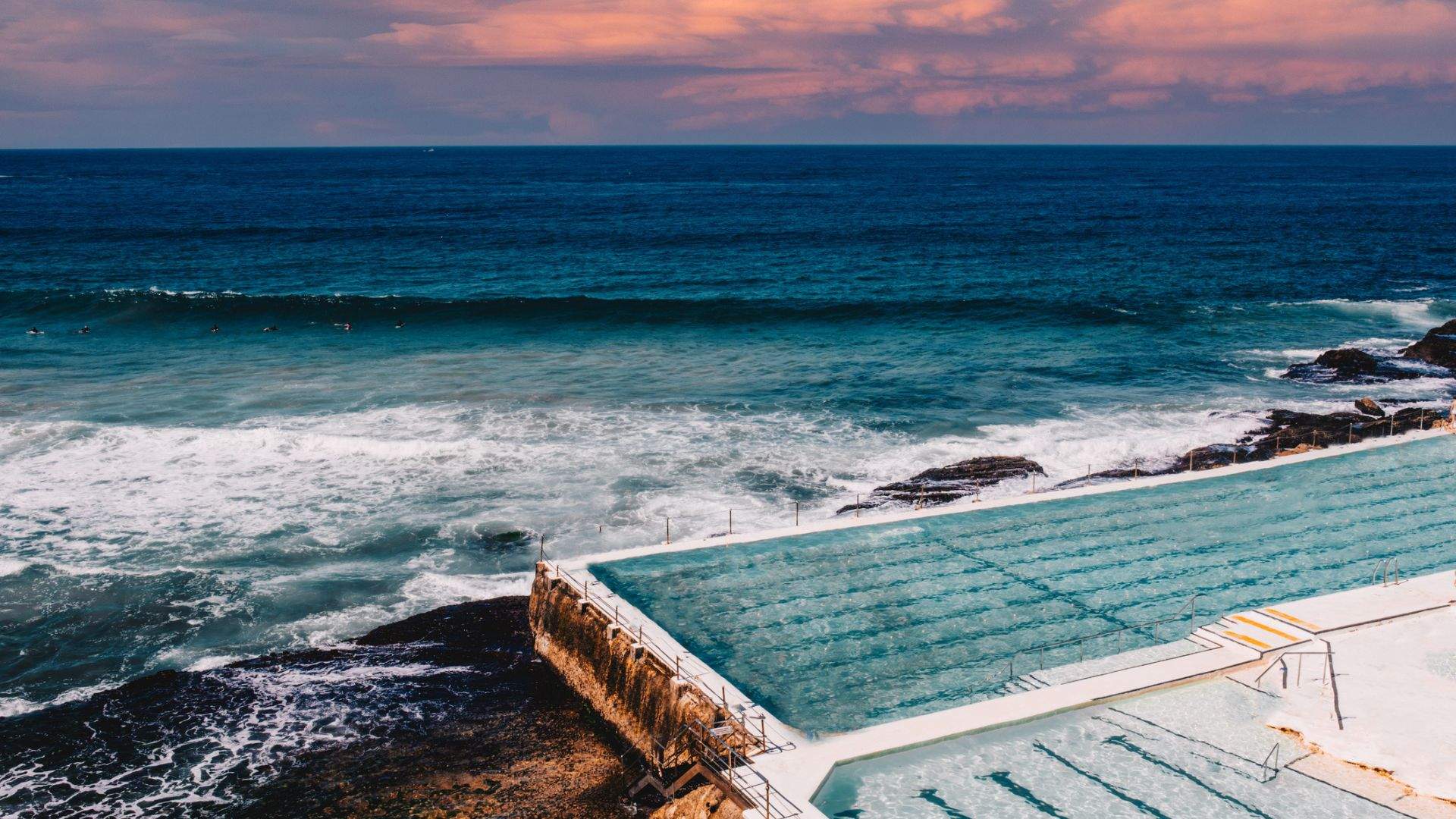 The Australian Red Cross Lifeblood is Calling For Urgent Blood Donations, Particularly O-Negative, In the Wake of Bondi Terror Attack