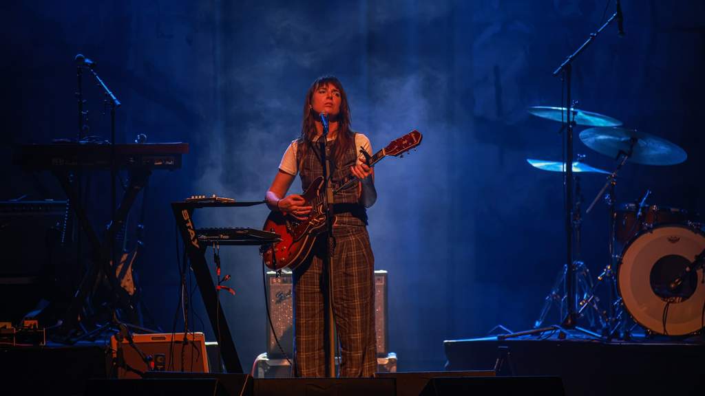 CORK, IRELAND - AUGUST 19: Angie McMahon performs onstage during a concert at Cork Opera House on August 19, 2025 in Cork, Ireland. (Photo by Debbie Hickey/Getty Images)