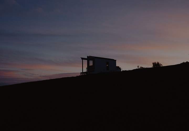 Background image for Bringing Japandi-Inspired Design to the Edge of Lake Eildon, Spaces in Places' Debut Stay Is a Different Kind of Rural Escape