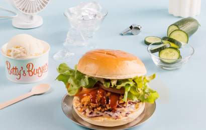 Background image for This Carolina Reaper Burger Is So Fiery It Comes with a Waiver — Thankfully, Milk and Cucumbers Are Standing By