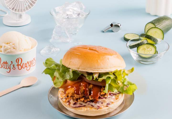 Background image for This Carolina Reaper Burger Is So Fiery It Comes with a Waiver — Thankfully, Milk and Cucumbers Are Standing By