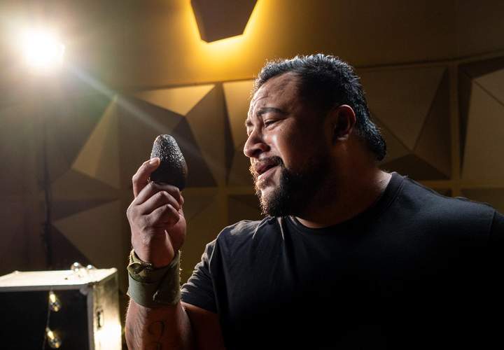 Background image for Are You Bruisin' While Choosin'? A Two-Time Australian Strongman Is Here to Stop Shoppers From Squeezing Avos in the Aisle