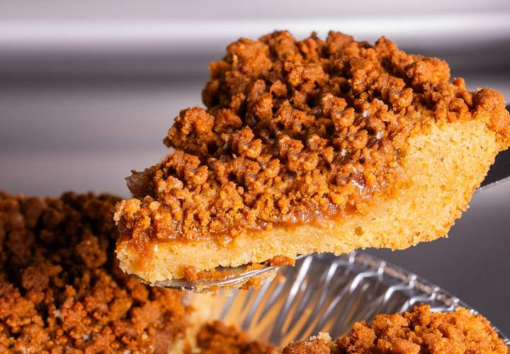 Background image for Messina Is Back with a Bake-at-Home Pie for Winter, with Its Latest Creation Jam-Packed with Biscoff-Infused Dulce de Leche