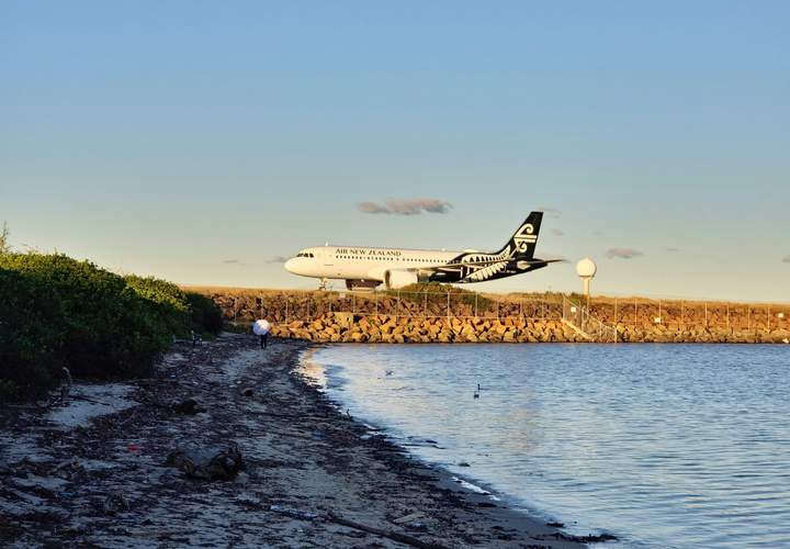 Background image for This Just In: This Webjet Sale Cuts Flight Prices on 150-Plua International Destinations From Sydney Airport, Including Tokyo, Paris and Bali