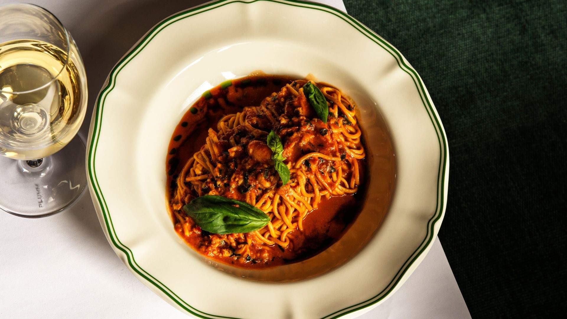 The Kurrajong Hotel - Park Street Bistro