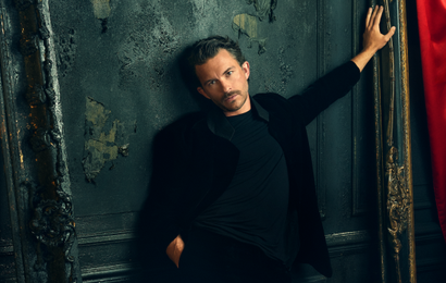 Background image for ICYMI: Jonathan Bailey is the New 'Dracula' and Audible is Bringing the Classic Story to Life in Sydney With an Exclusive Experience